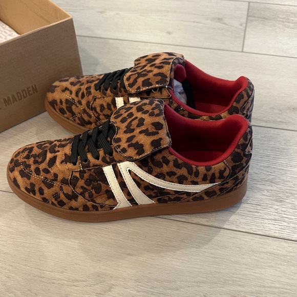 Steve Madden Leopard Print Sneakers with Red Lining - Picture 5 of 7